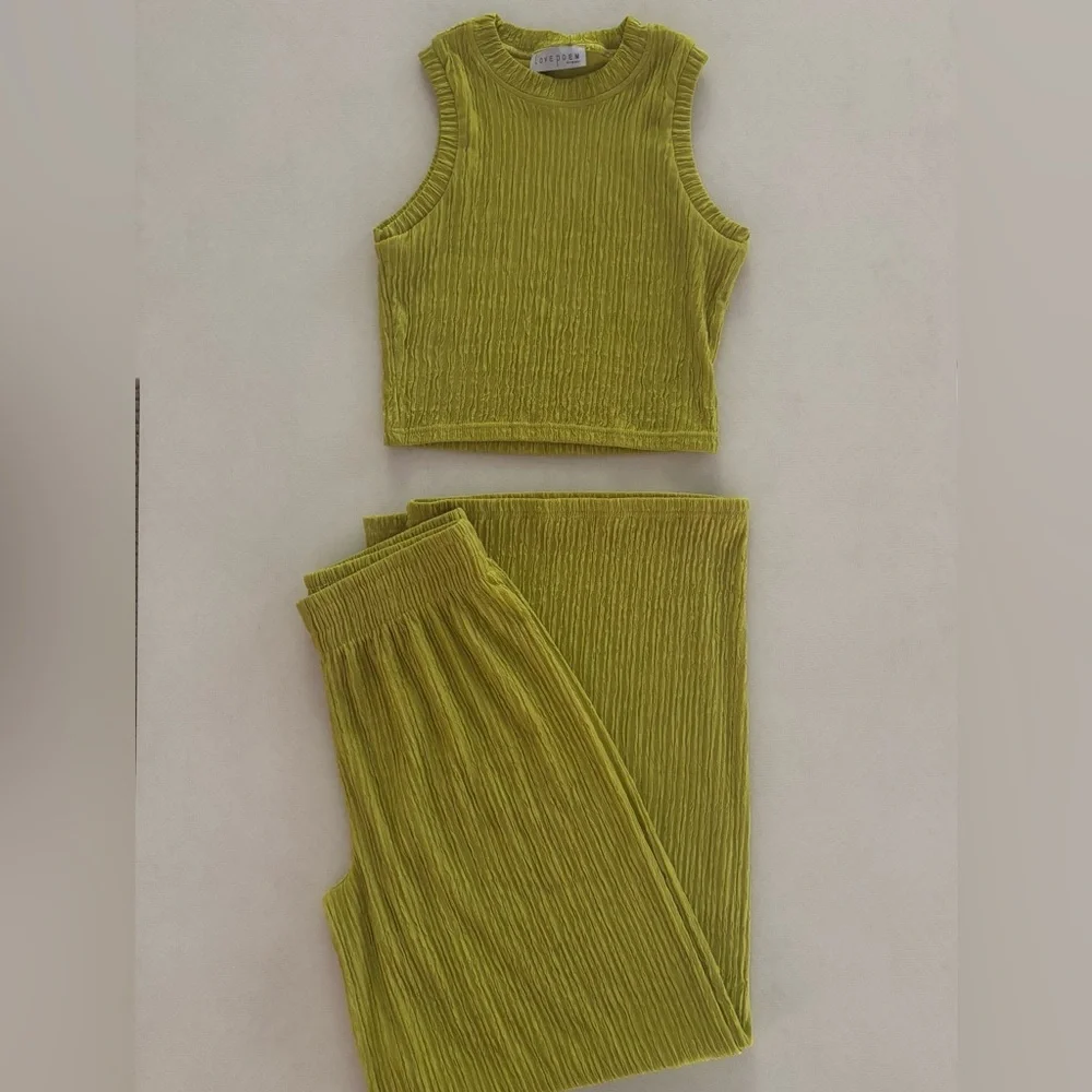 SOLD!!
Green Ribbed Comfy Lounge Set - Picture 1 of 10
